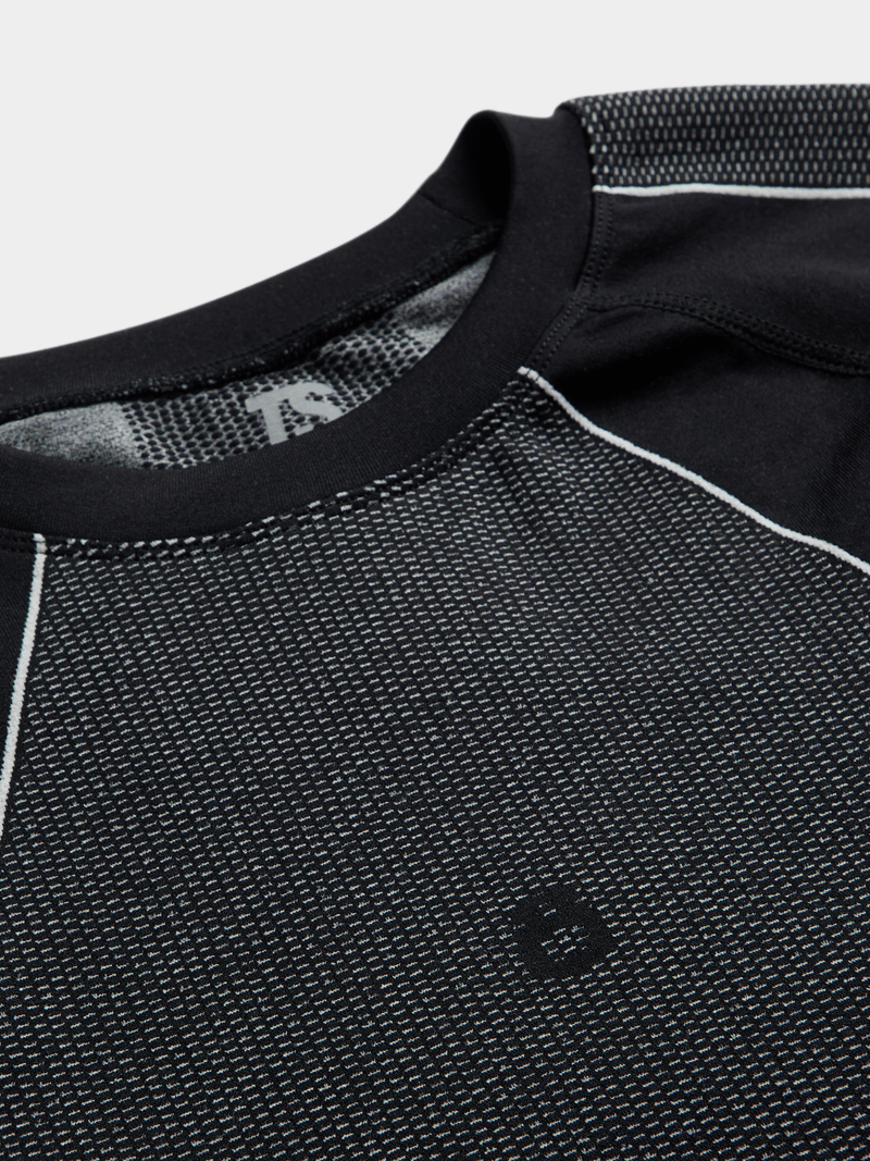TS Men&#39;s Performance Black Short Sleeve Base Layer Tee - Moisture-Wicking, Seamless