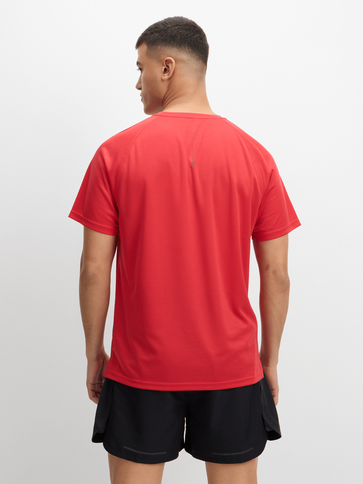 TS Men&#39;s Legacy Red Active Tee: Moisture-Wicking, UV Protection, Reflective Comfort.