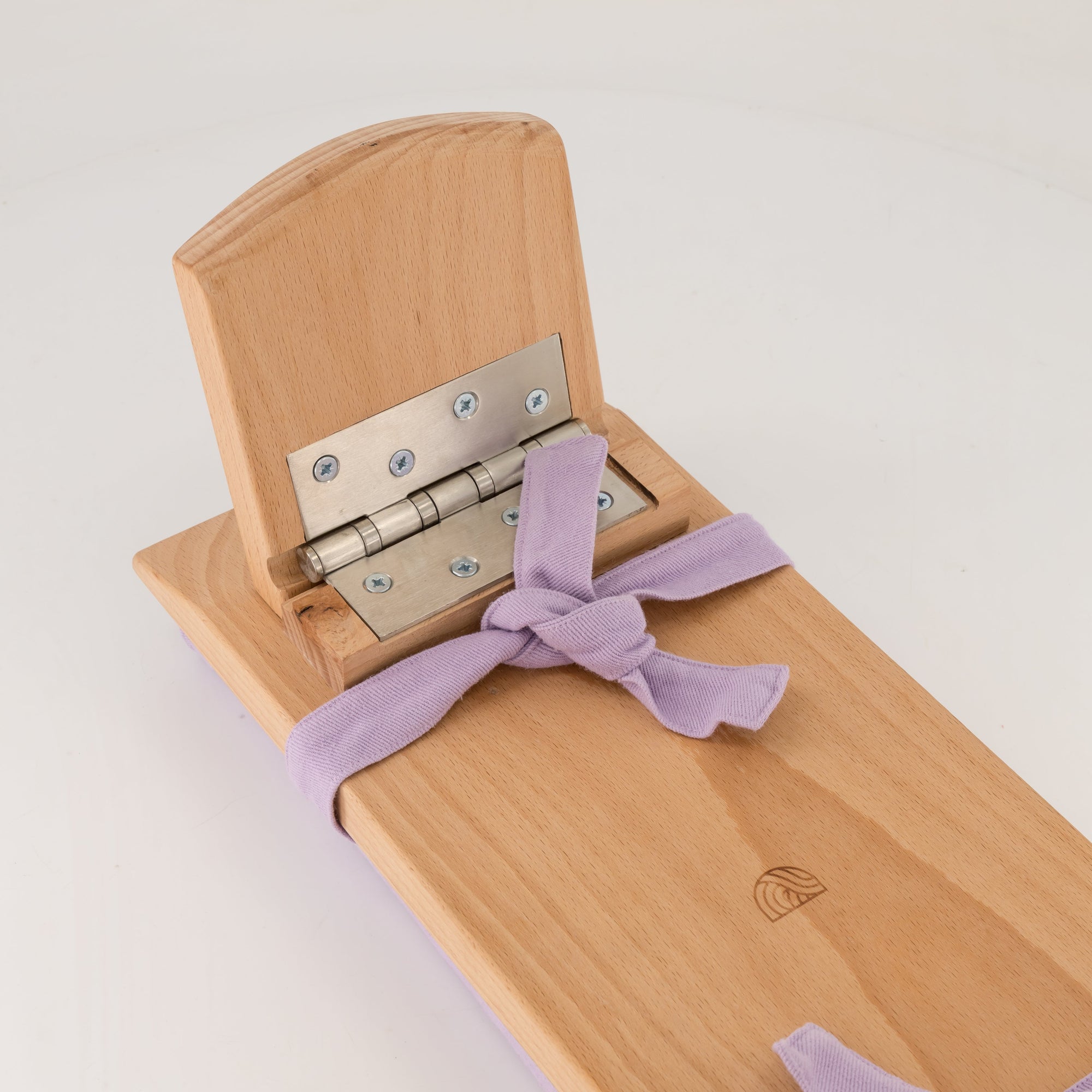 Ergonomic Lilac Birch Wood Meditation Bench: Spine Support & Comfort Cushion