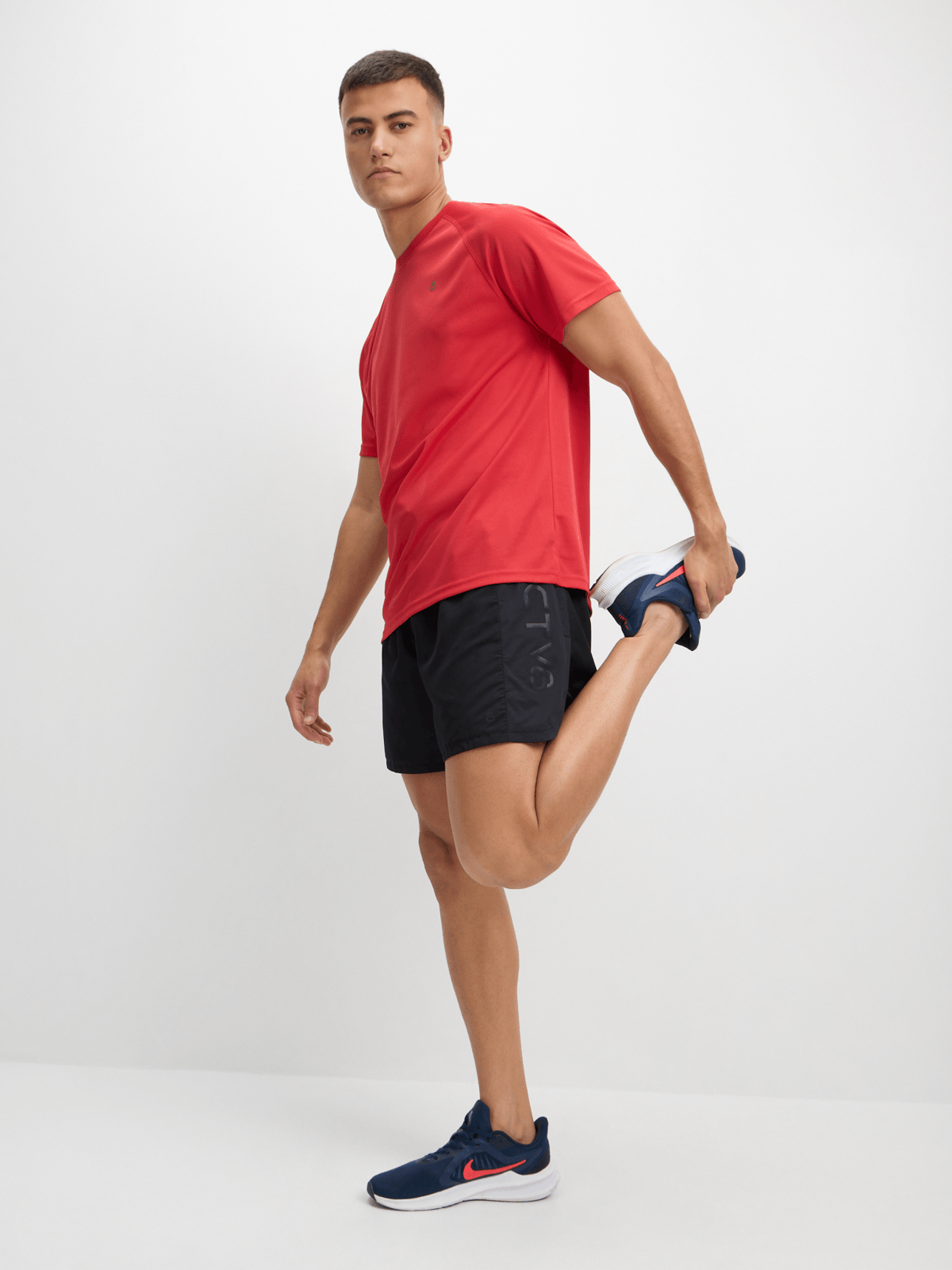 TS Men&#39;s Legacy Red Active Tee: Moisture-Wicking, UV Protection, Reflective Comfort.